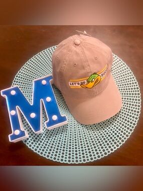 Oregon Ducks Hat Cap America Grey Curved Brim Embroidered Mascot Strapback, NWT